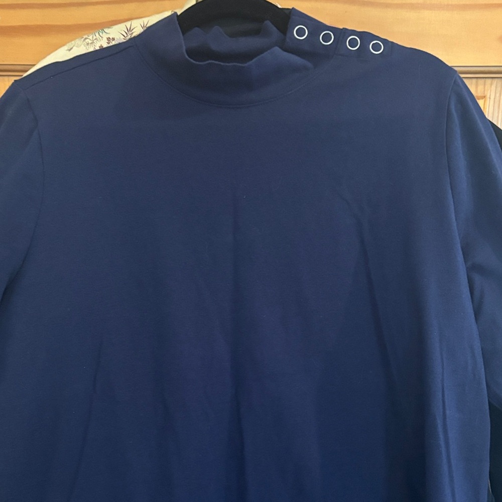 Elegant Blue Short Sleeve Top with Button Accents